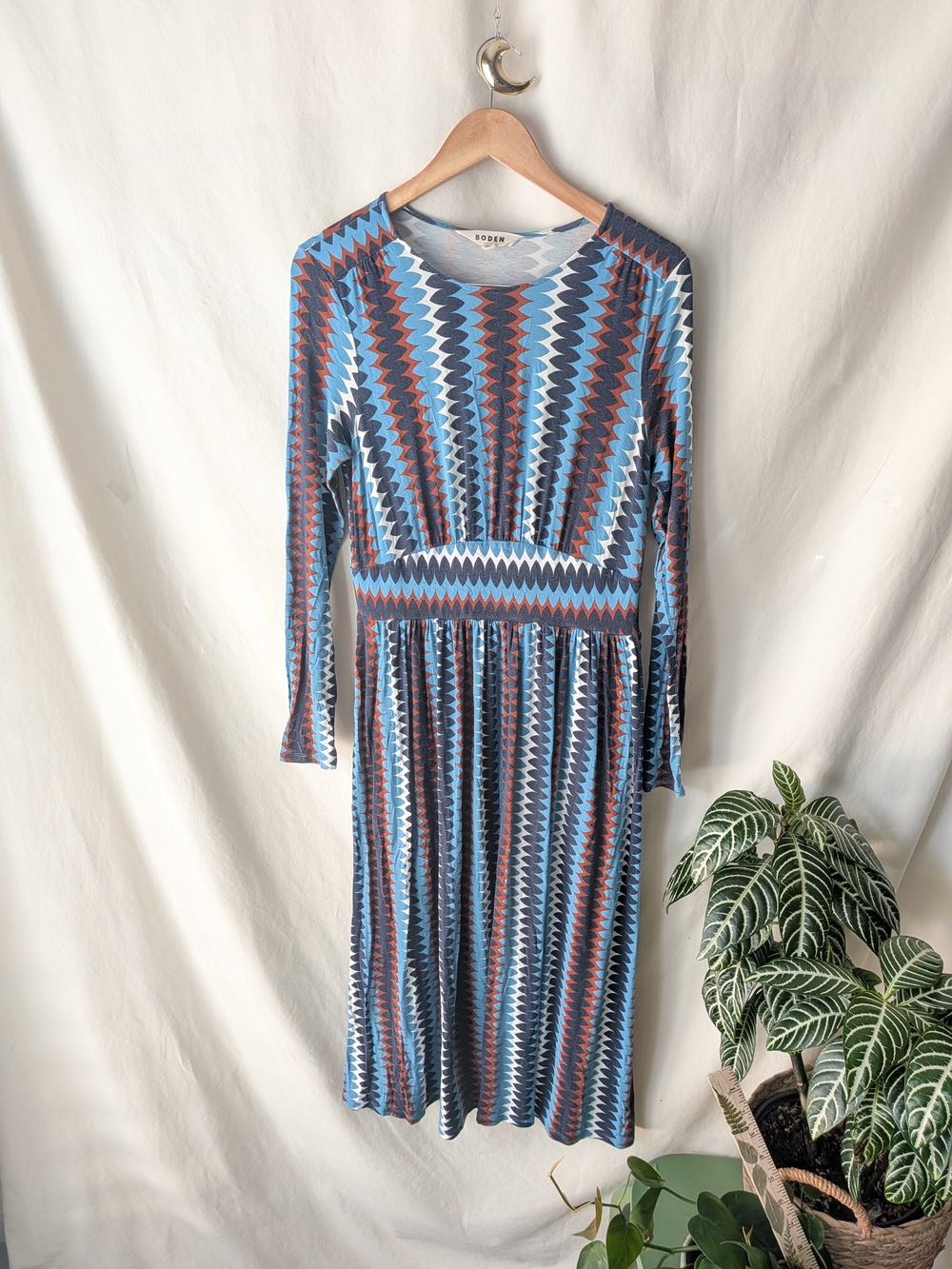 Boden Blue Chevron Long Sleeve Midi Dress